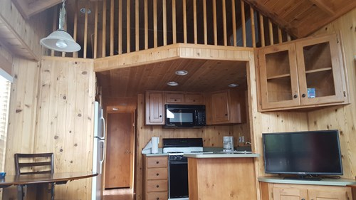 Deluxe Cabin w/ Loft